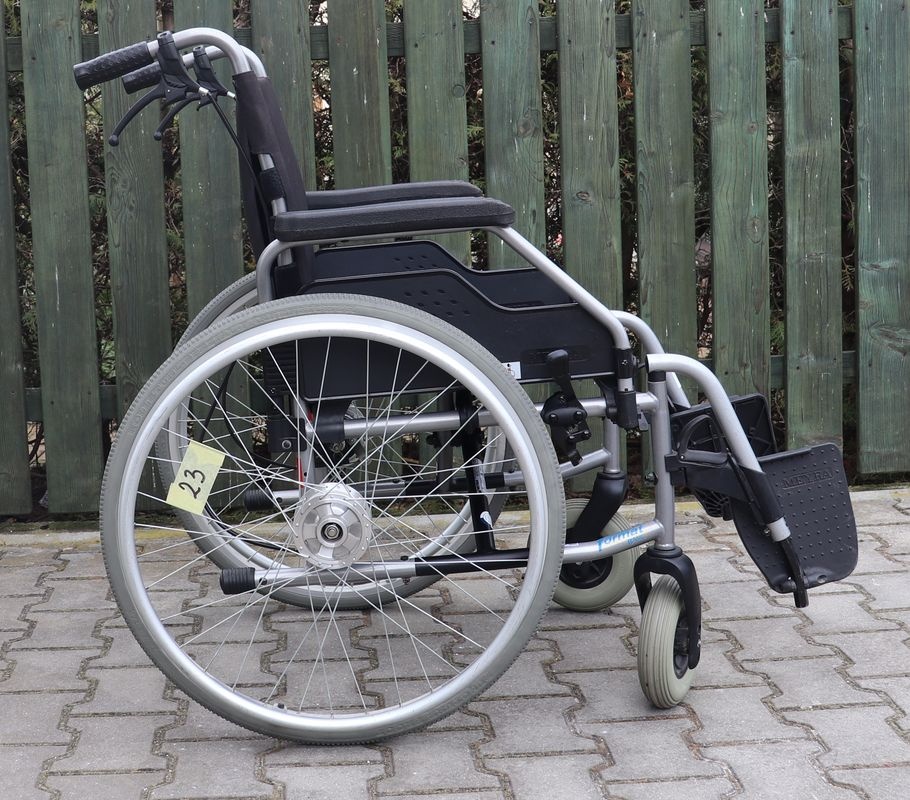 023-Mechanický invalidní vozík Meyra