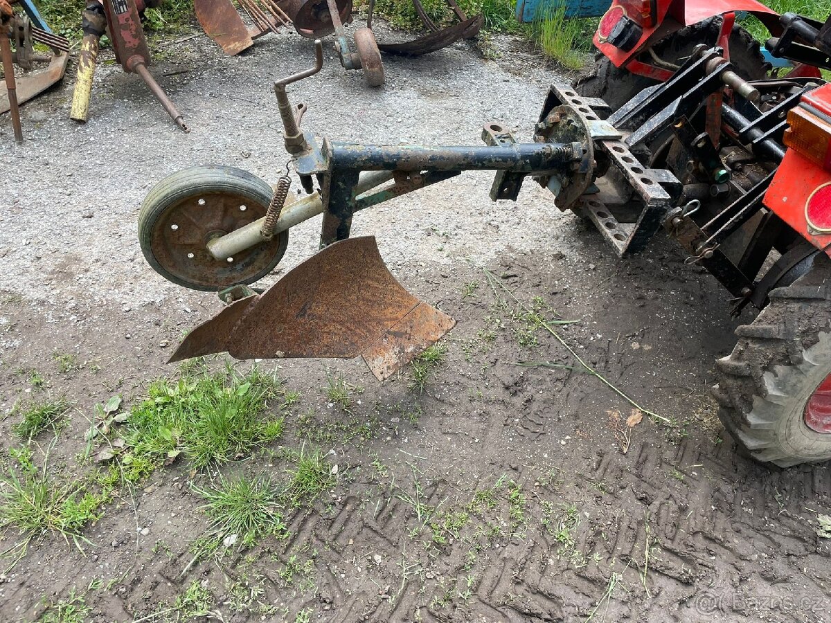 Pluh za malotraktor
