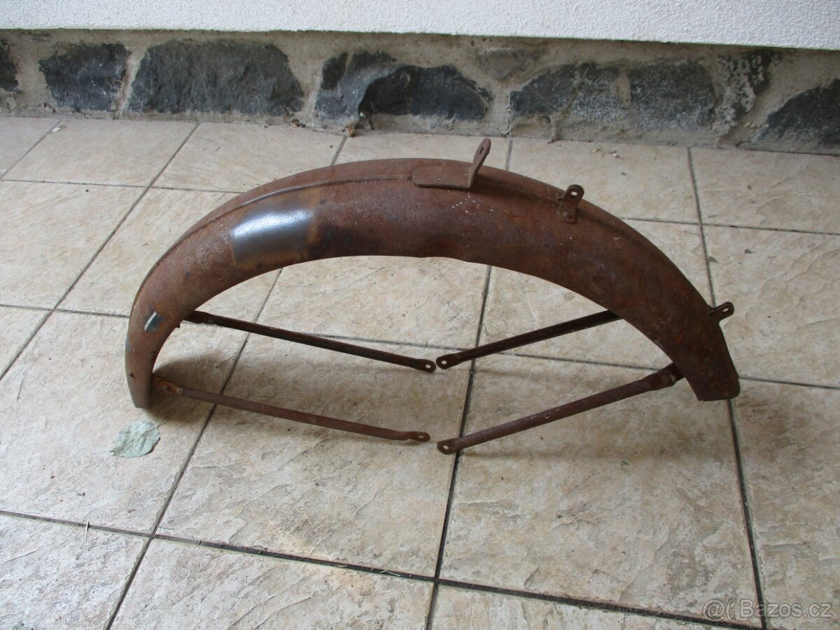 čz 125 B přední blatník