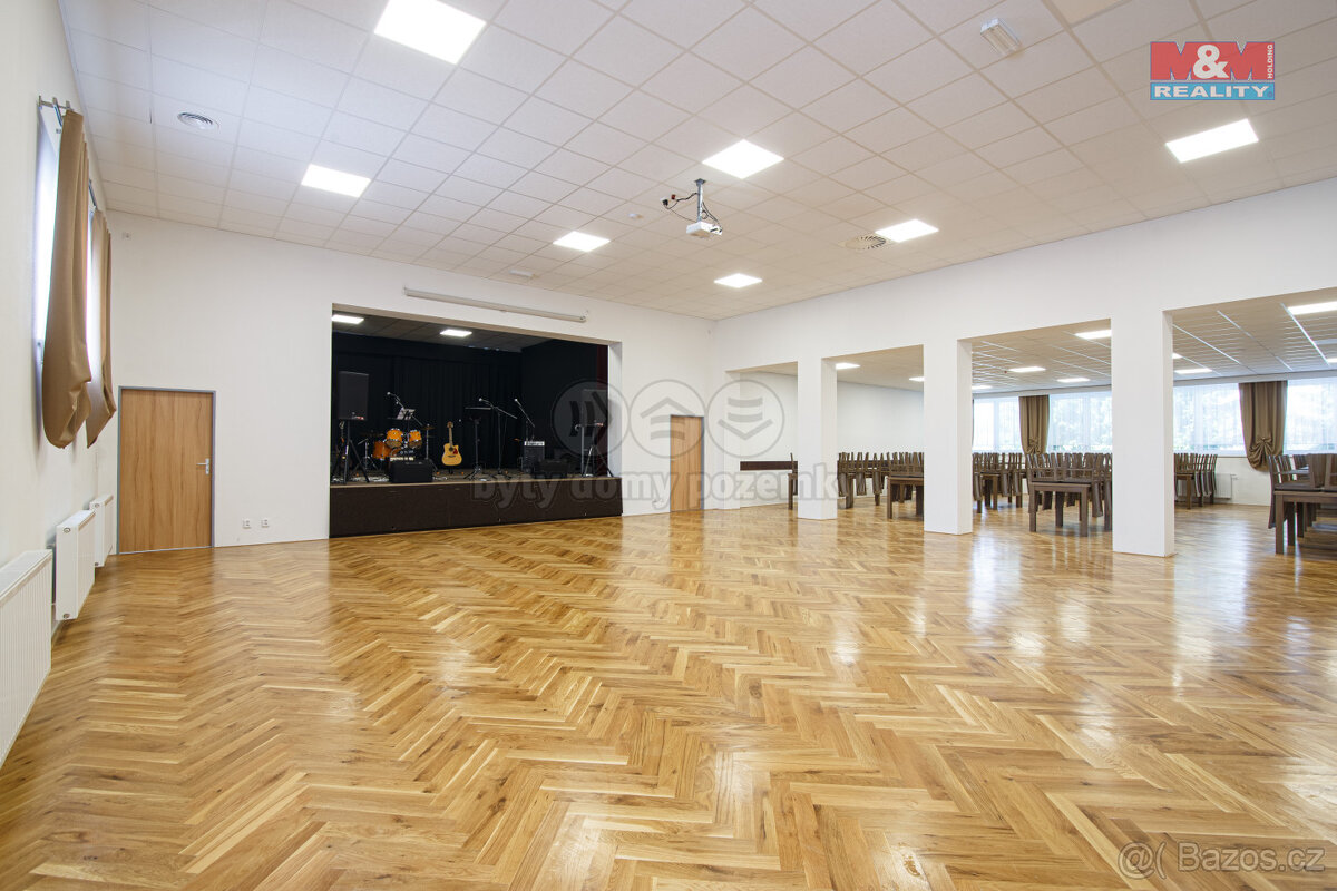 Pronájem komerčního objektu, 635 m², Vřesina