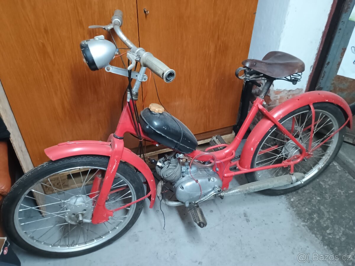 Jawa 555 pionýr / Kozí dech / Stadion S11 / moped
