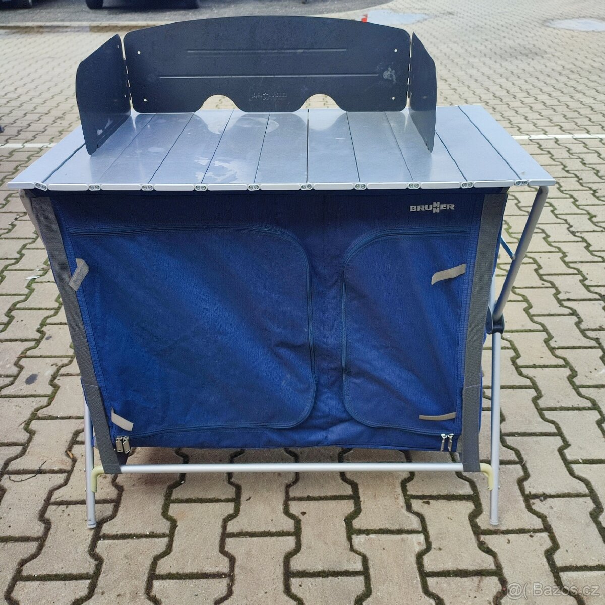 kuchyňská kempinková skříňka Brunner