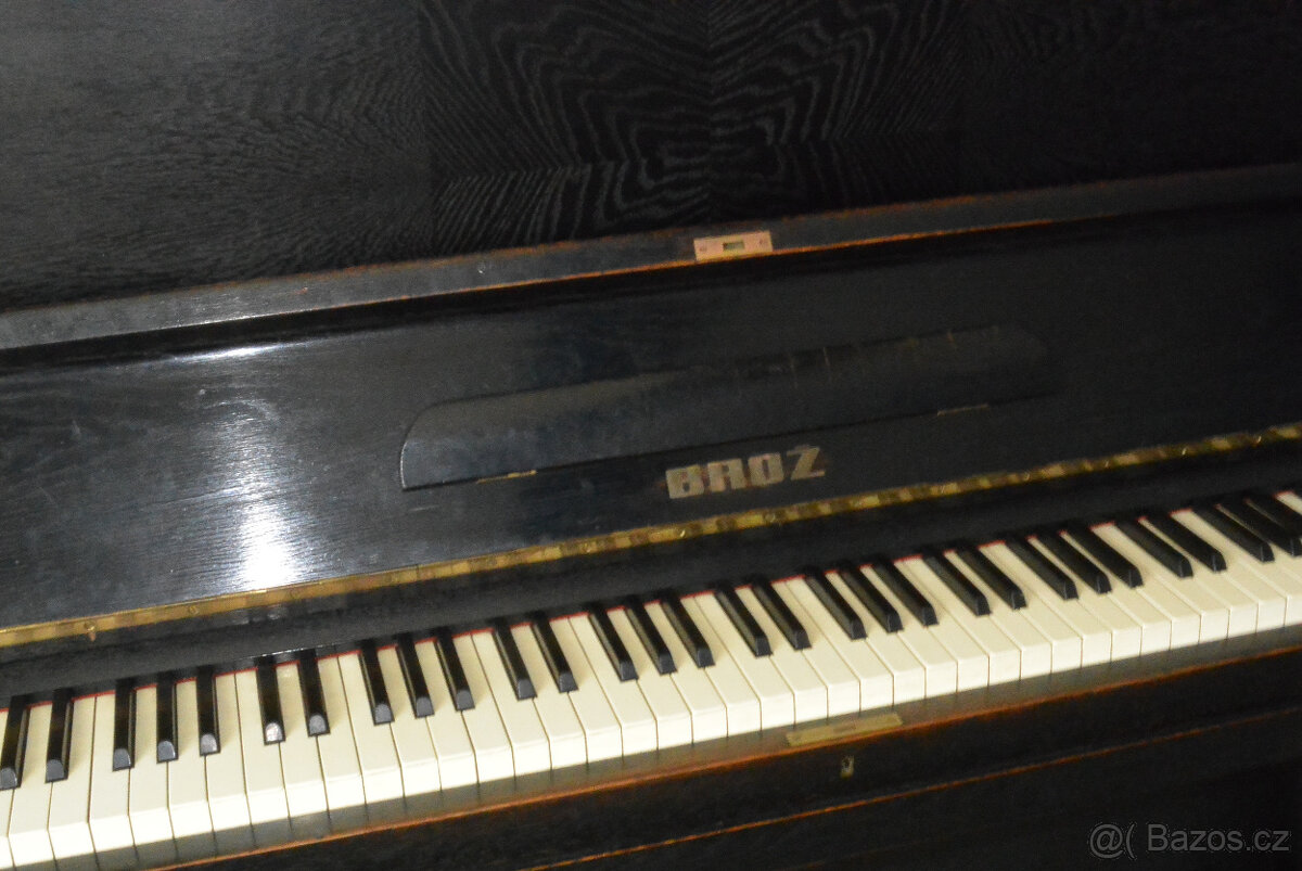 Piano Brož
