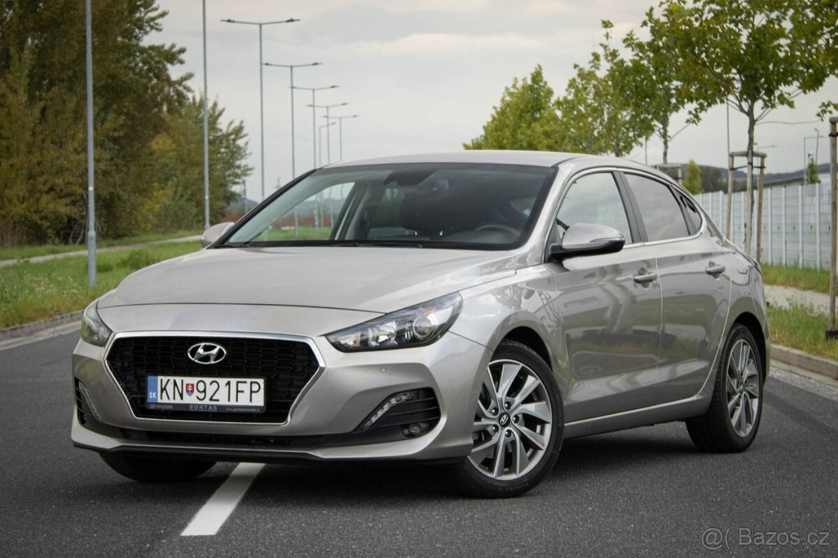 Hyundai i30 Fastback 1.4 T-GDi / SVK / 1.M / AJ NA SPLÁTKY /