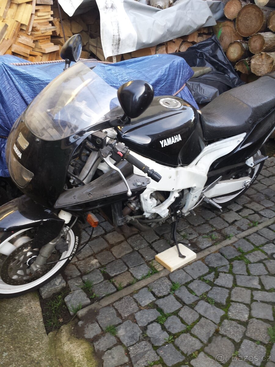 Yamaha FZR 1000 r.v.90