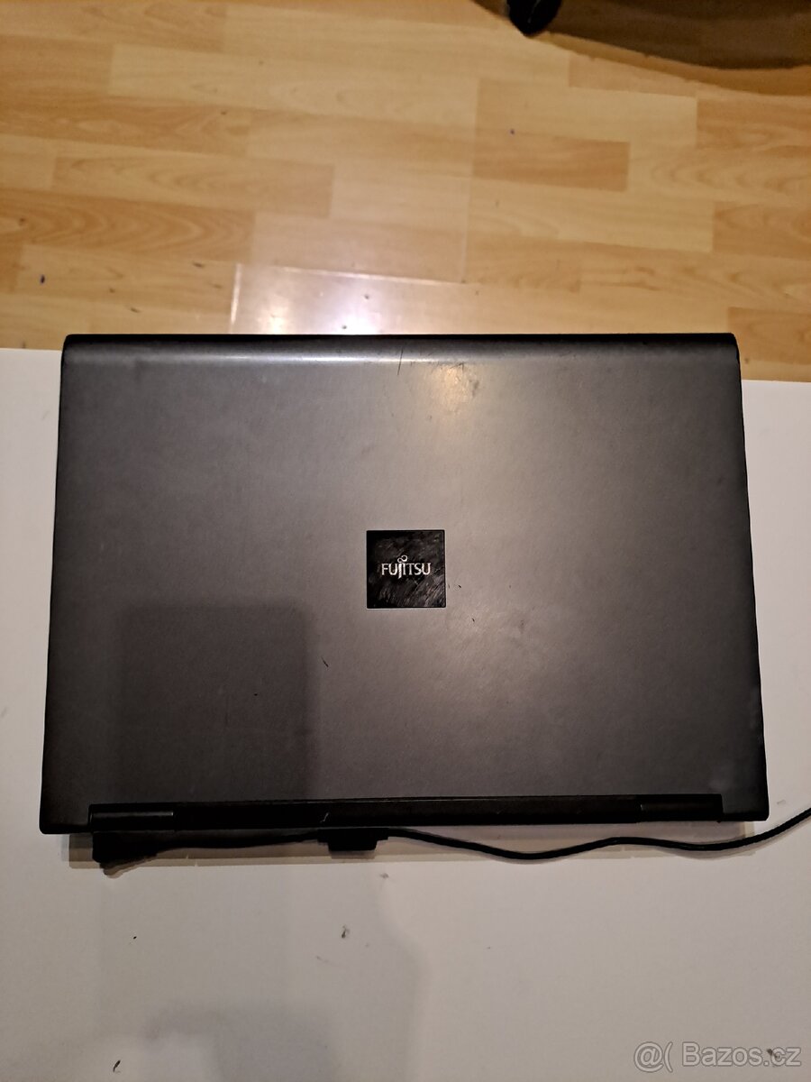 Fujitsu ESPRIMO Mobile D9510