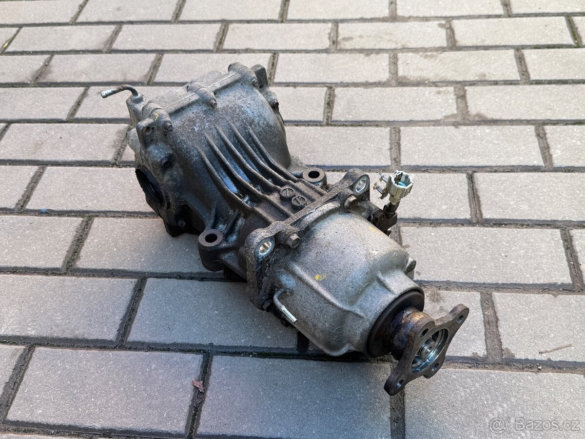 Zadní diferenciál / čtyřkolka Nissan