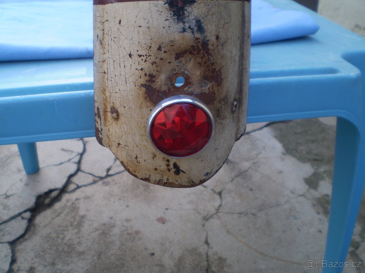 JAWA Robot specifická odrazka Kabochon ,Možná i výměna