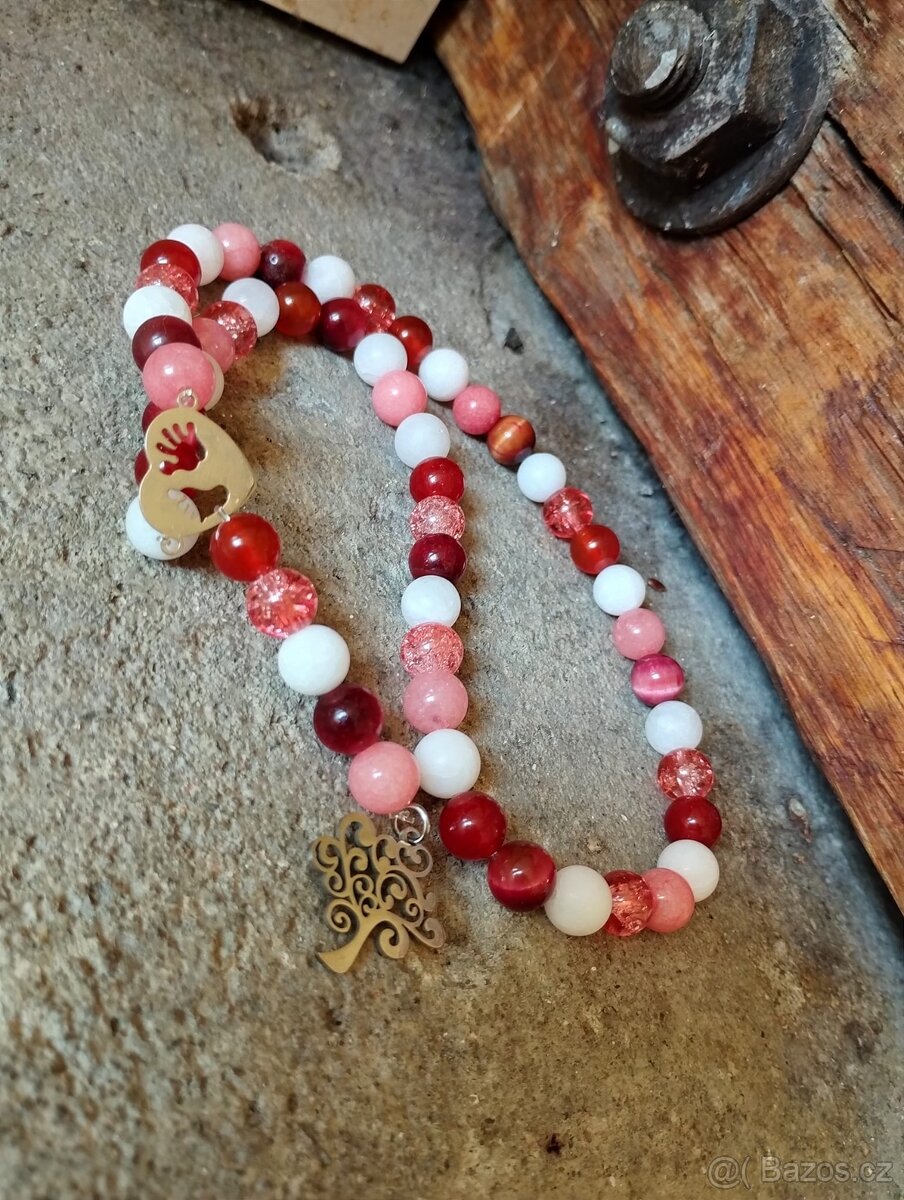 Růženec z minerálních korálků