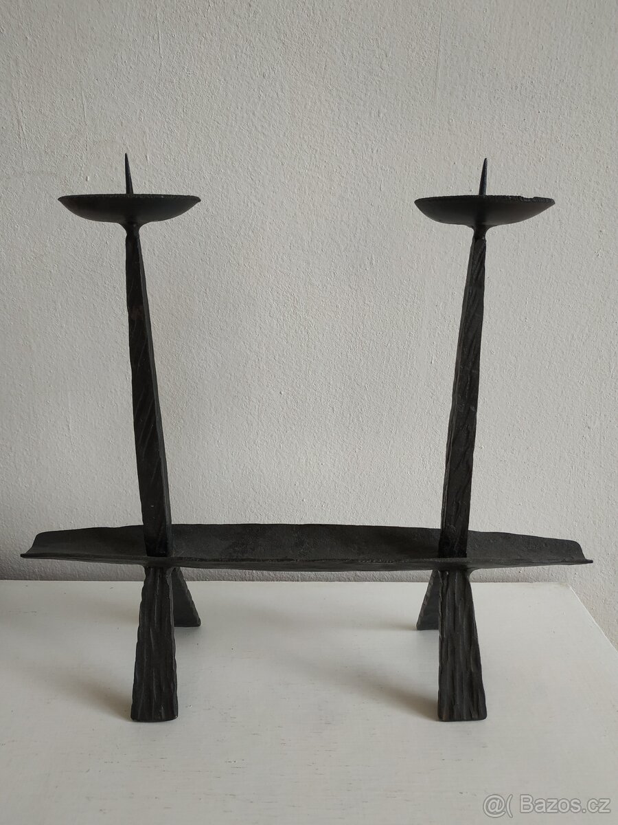 Ručně kovaný dvouramenný svícen