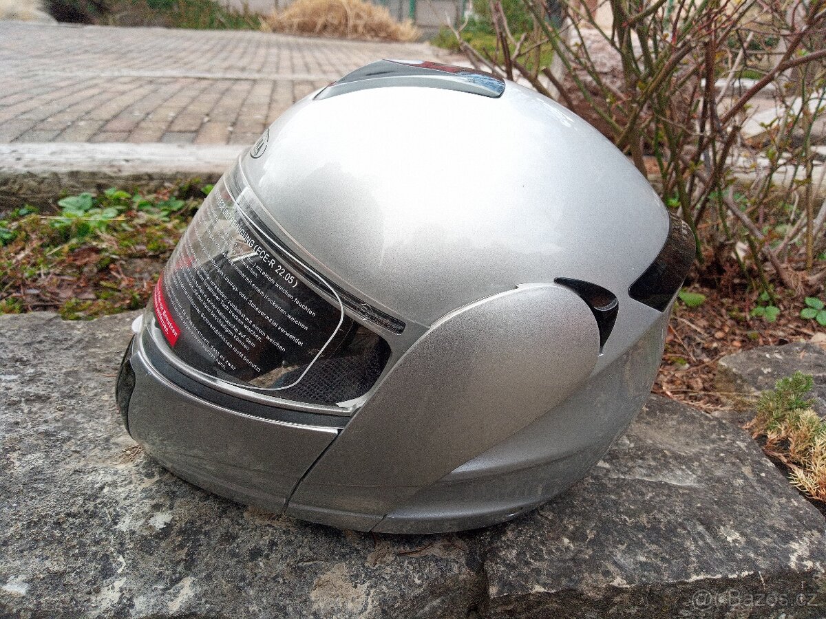 Motocyklová přilba, helma na motorku