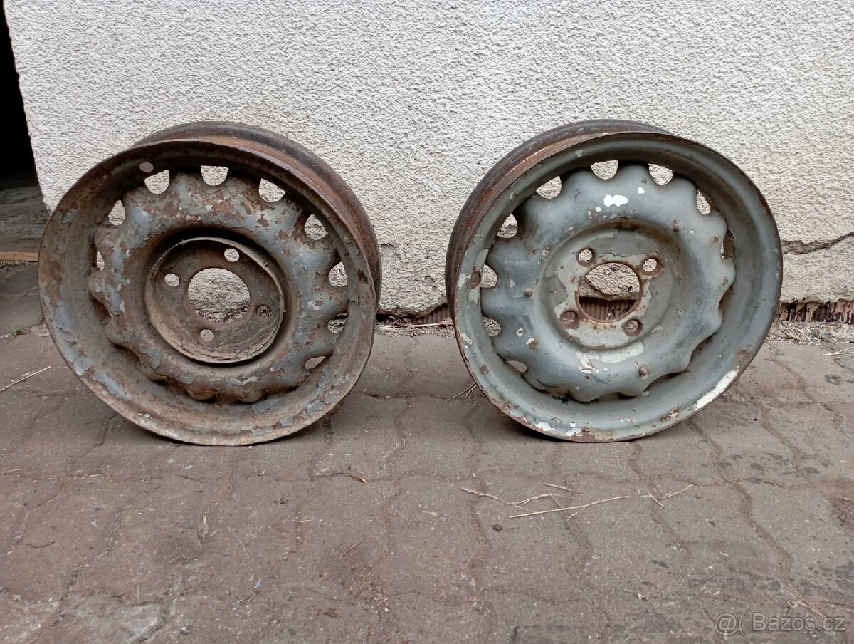 Disky, Spartak, 1202, Oktavia, ,,stejšna" R16