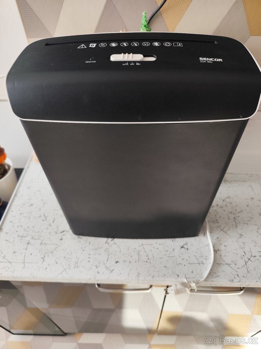 Skartovačka papíru