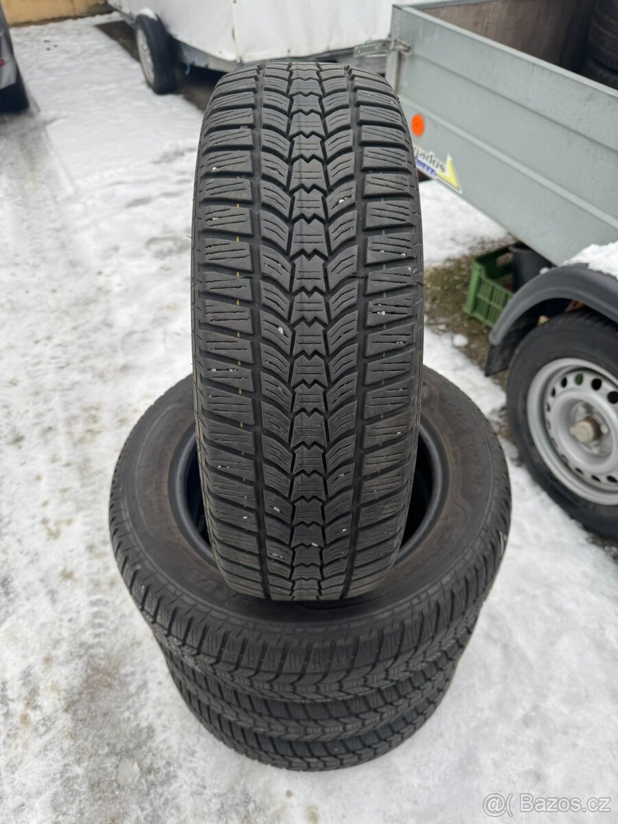 4ks zimní 205/5516 + 205/60/16 sada 85%