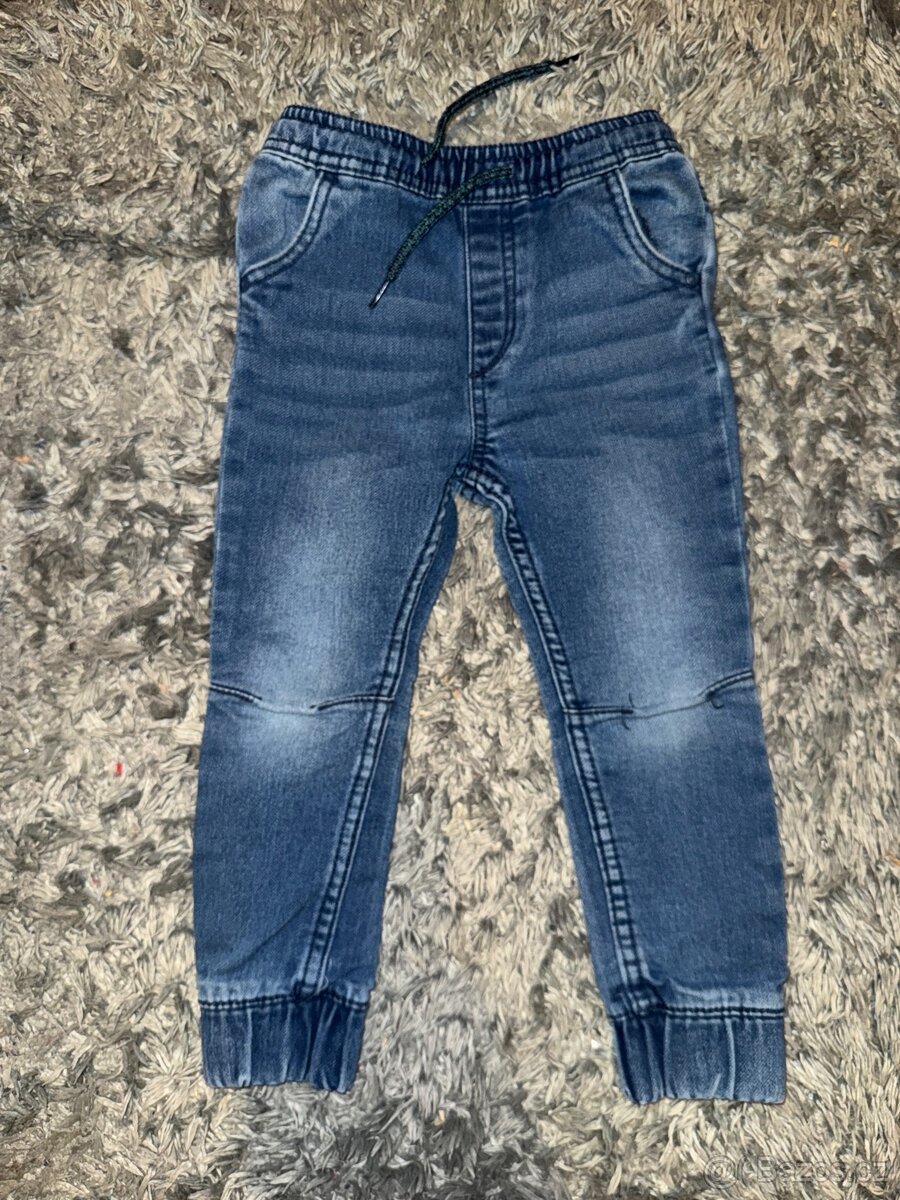 Džíny a tepláky vel 98/104