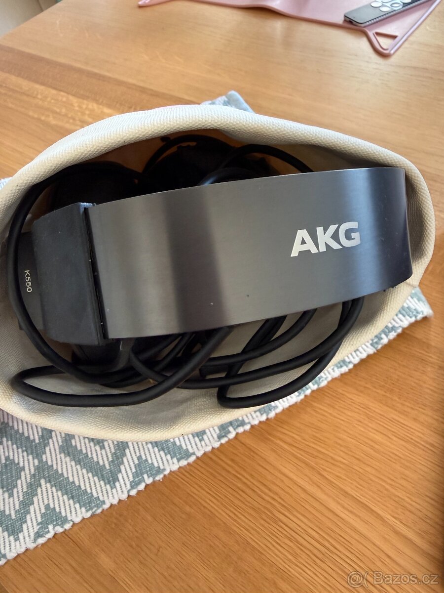 Prodám sluchátka AKG K550