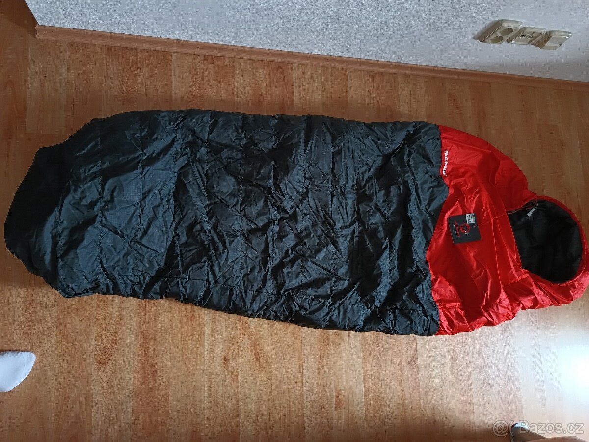 Nabízím péřový spací pytel nový