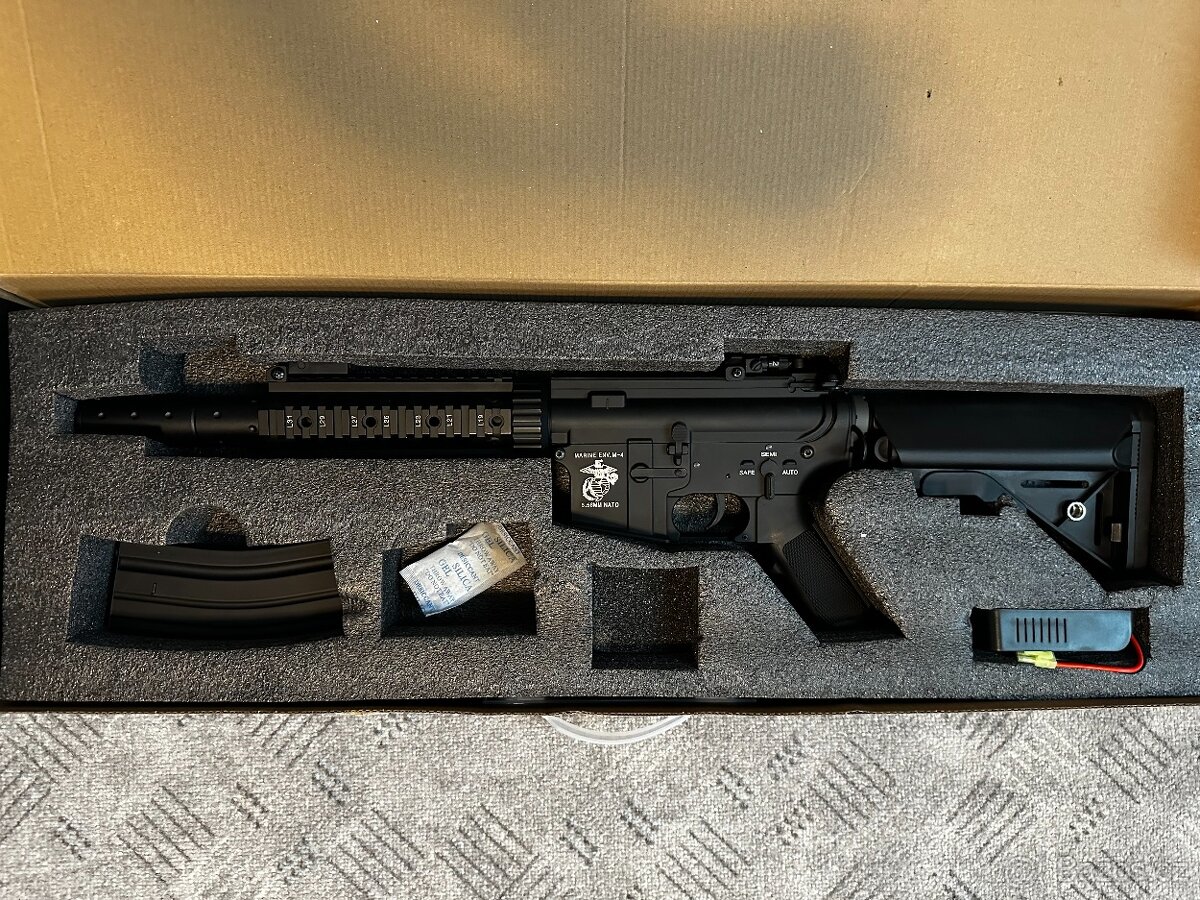 Airsoftová puška M4 RIS CQB