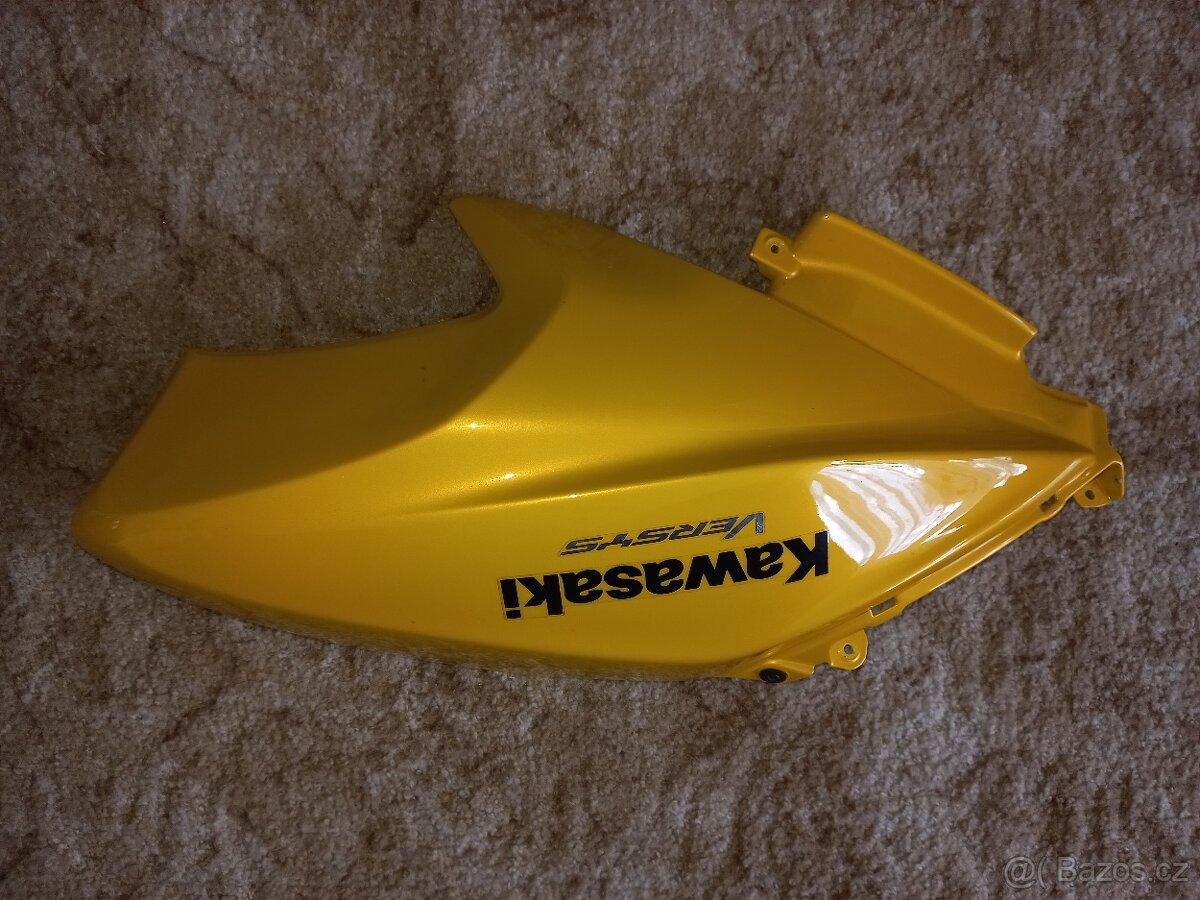 Boční kryt nádrže kawasaki Versys