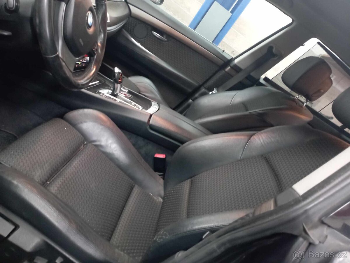 BMW 5 GT F07 interiér polokůže palubní deska airbagy
