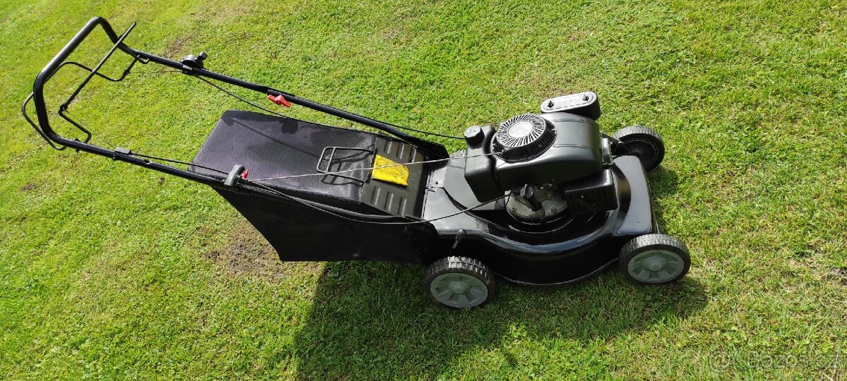 Benzínová sekačka beckford 2,6 kW s pojezdem