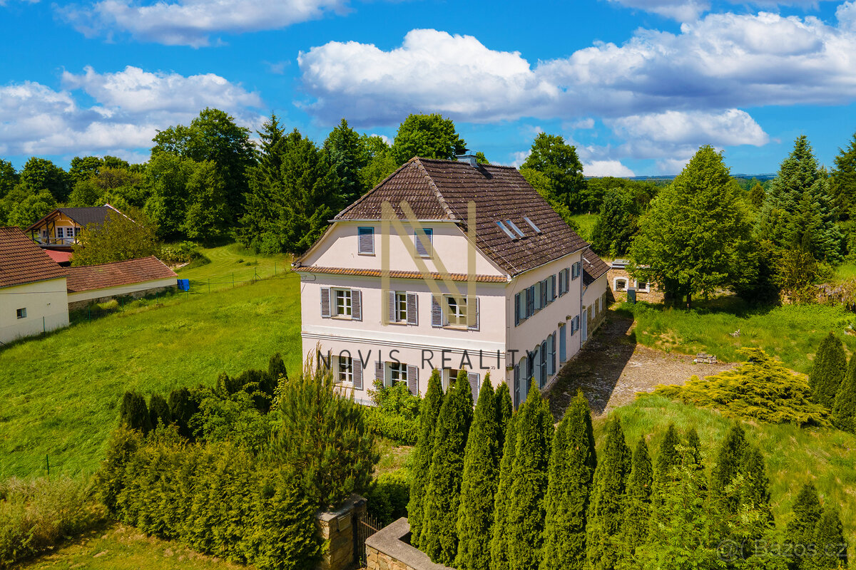 Prodej, rodinný dům 569 m², pozemek 4 130 m², Dolní Jadruž, 