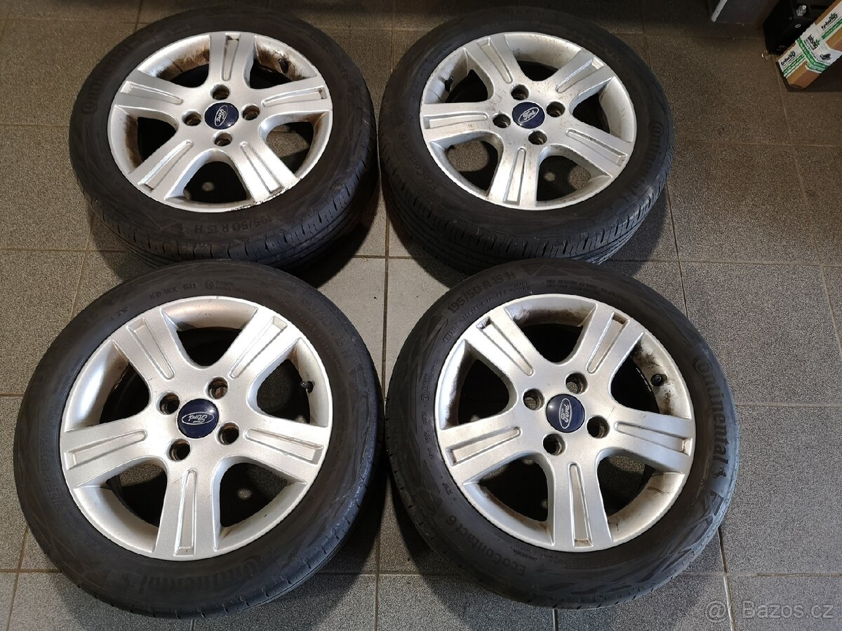 Ford Fiesta, KA alu + letní 195/50/15.