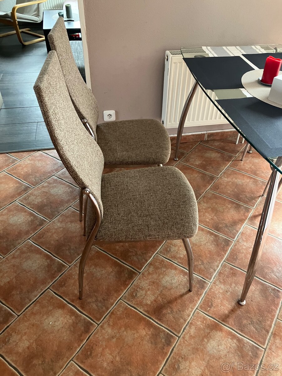 Stůl a židle