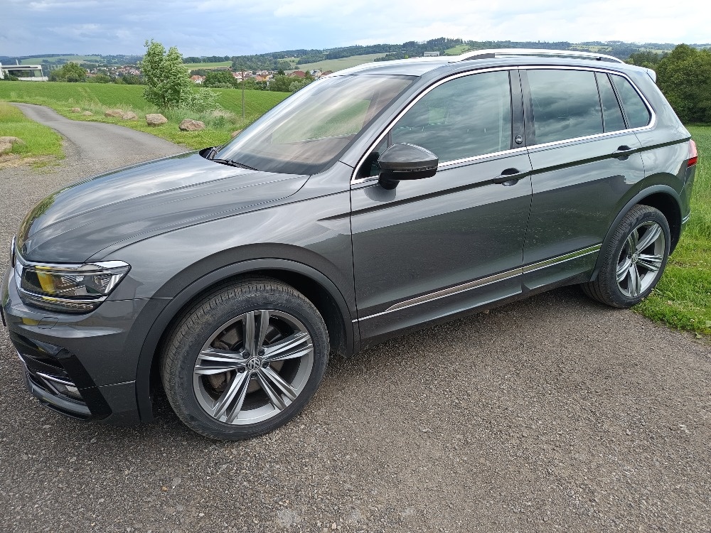 VW Tiguan R-line 2.0TDI 140kW 4Motion DSG 9/2017 128000km