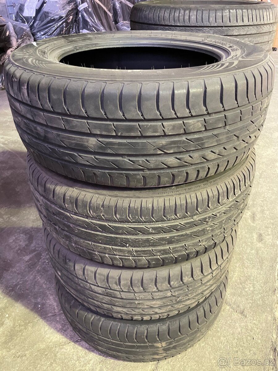 Letní pneu Nokian 215/60 R16