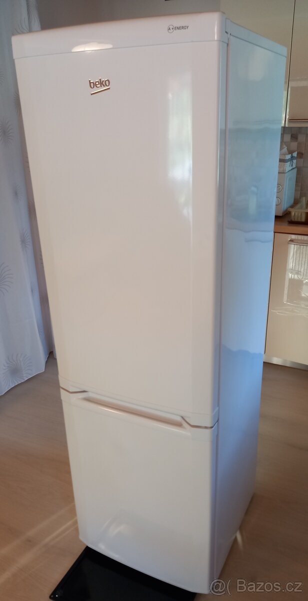 Lednice s mrazákem Beko