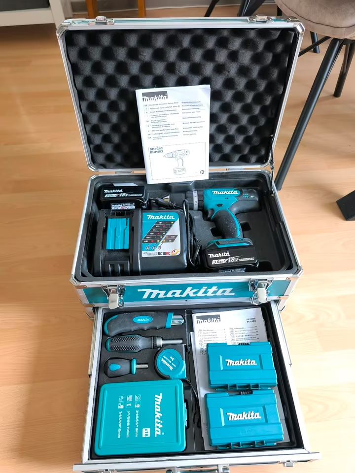 Makita aku vrtačka DHP453 s kufrem a vším příslušenstvím