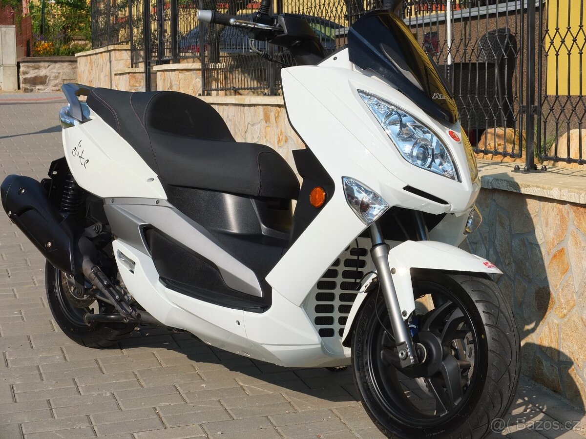 Aeon ELITE 400i MaxiSkutr--Top Stav a Top km 1500km