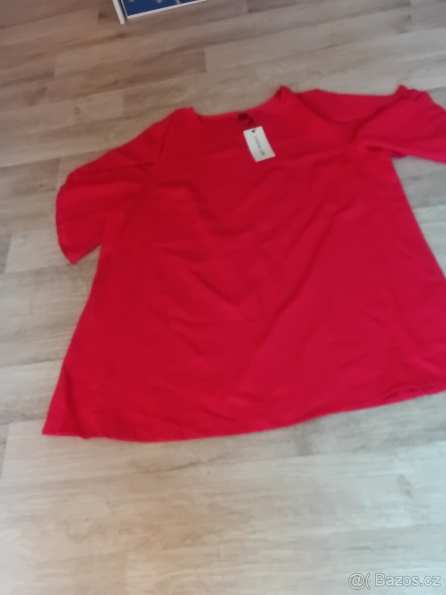 NOVÁ ČERVENÁ HALENKA 2 XL SHEIN
