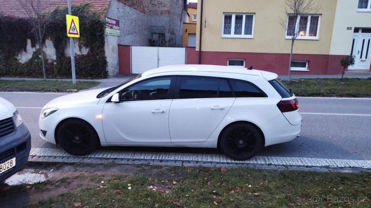 Insignia Sports Touer Combi