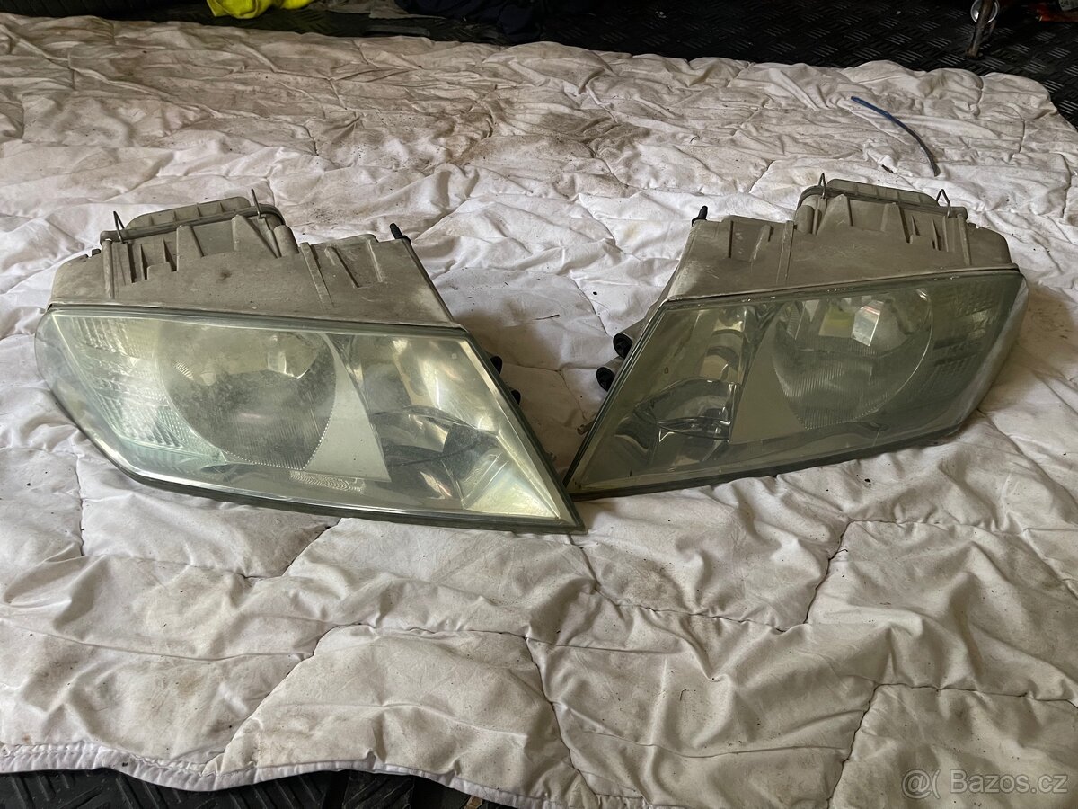Přední světla na Octavii 2 halogen h7