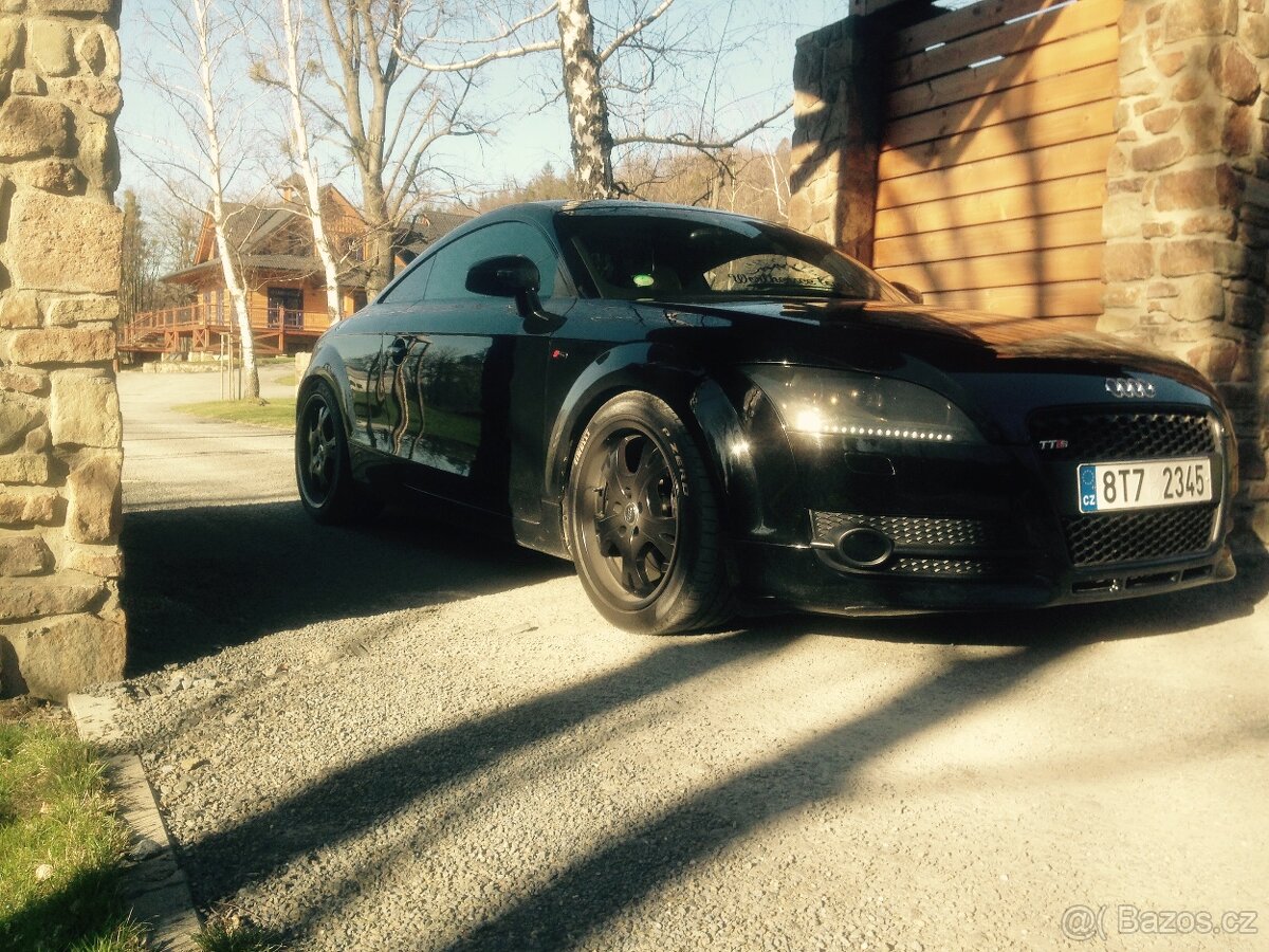 Audi TT 8J 2006 díly, blatníky. Nárazník, prahy