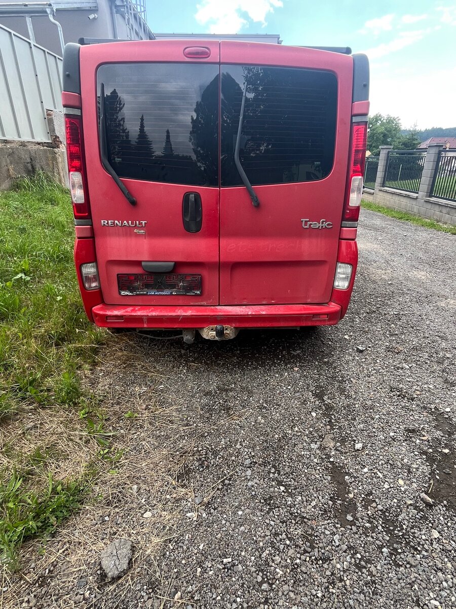 Prodám dodávku Renault – 215 452 km, STK do 9. 8.