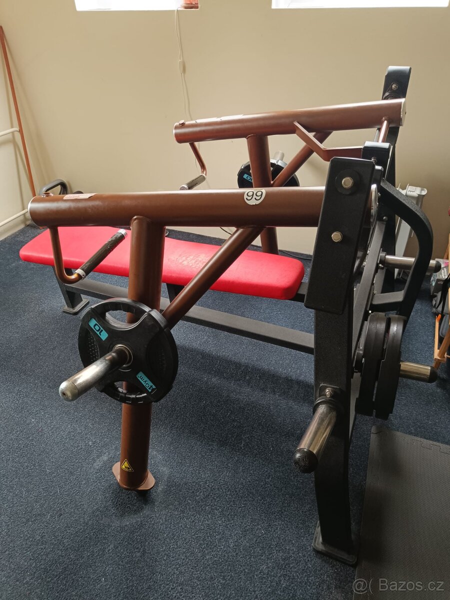 Chest Press - profi posilovací stroj