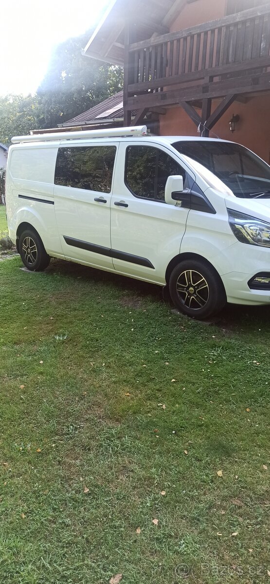 Prodám Ford transit Custom long 2.0 Eco Blue 130 k 6 míst
