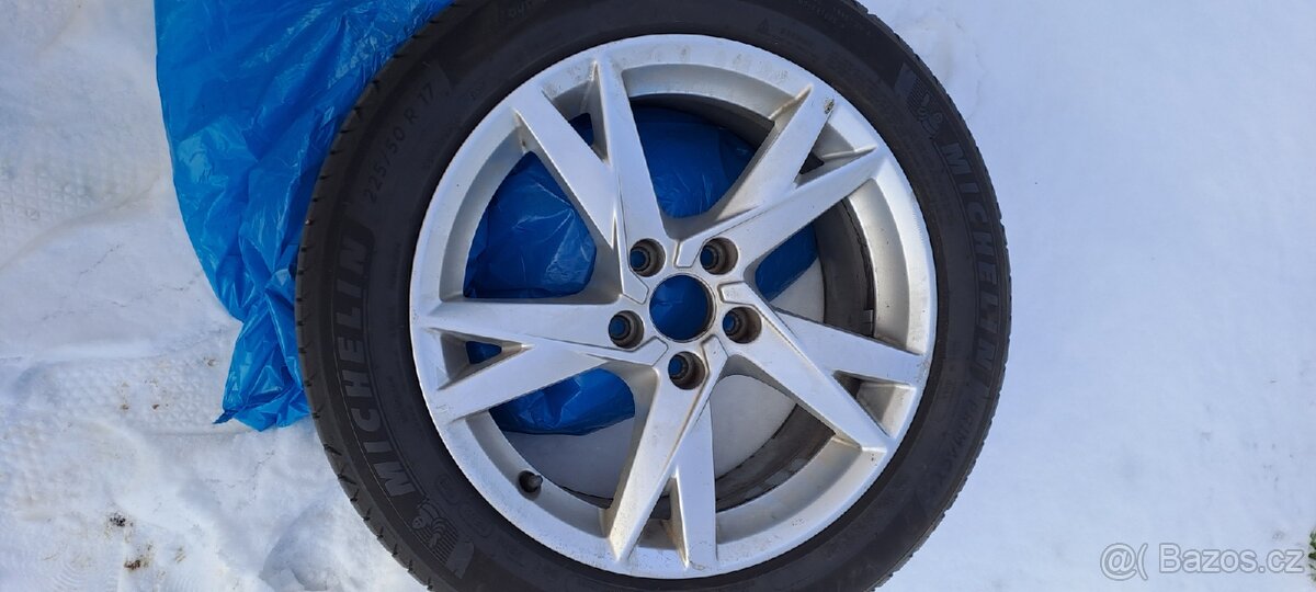 Letní alu kola r17 audi