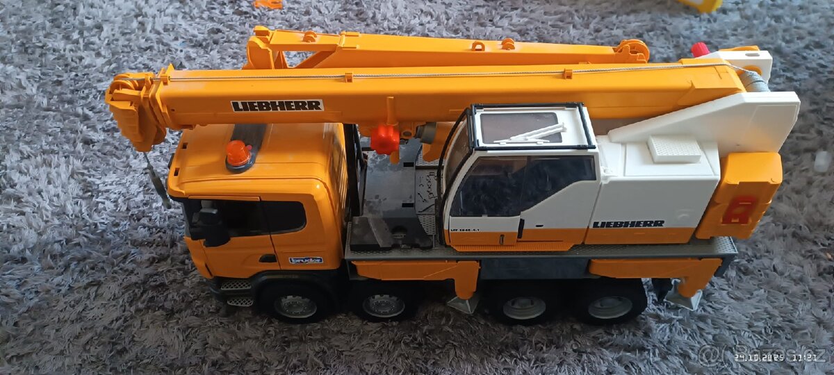 Velký jeřáb Bruder Rezervace