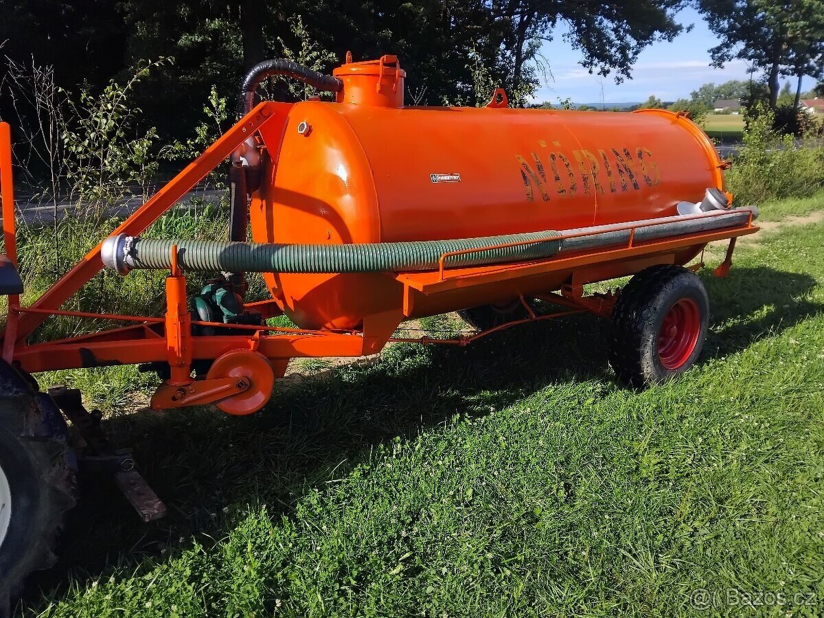 Prodám Fekál objem 2200 Litrů