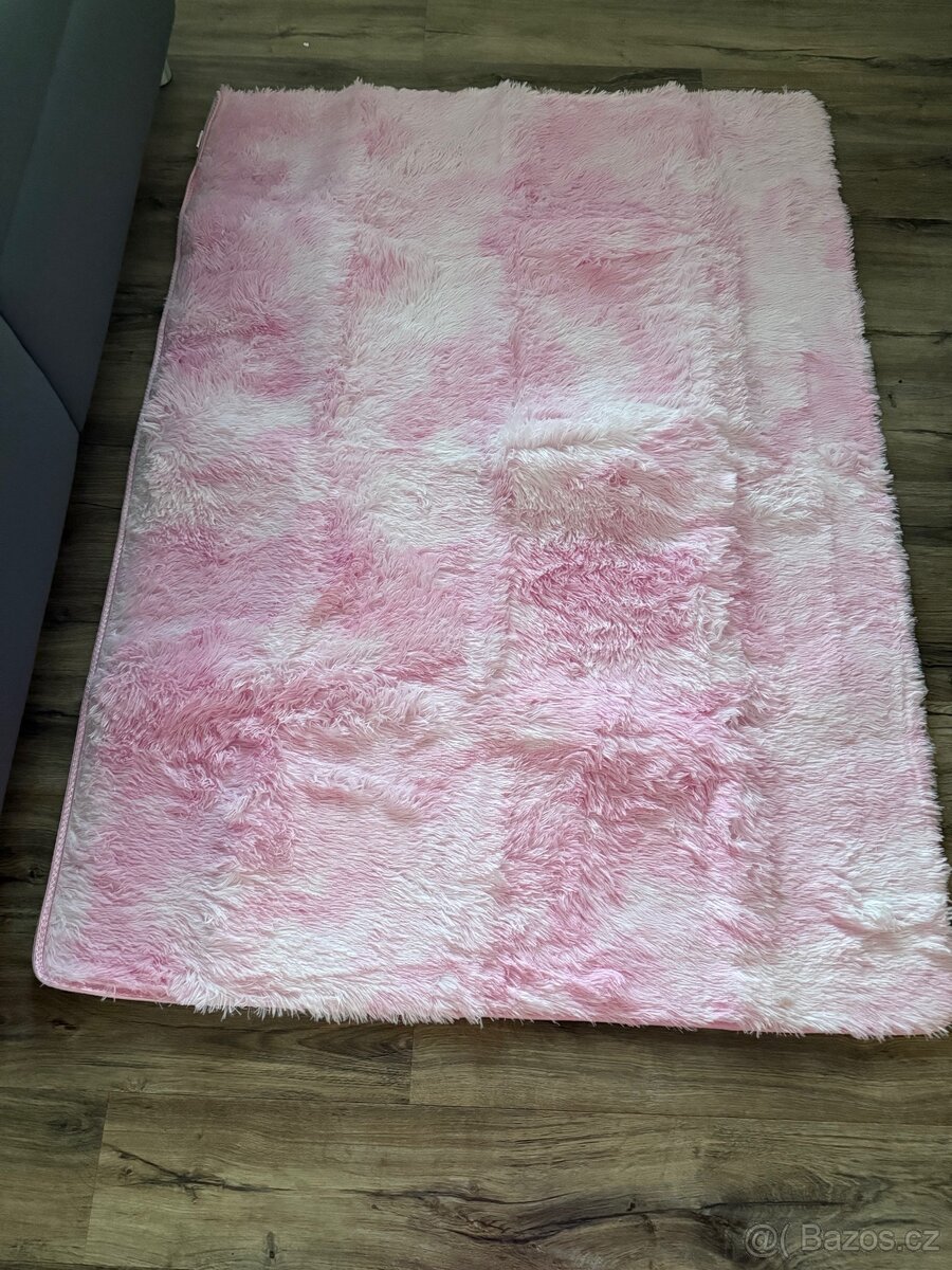 Plyšový koberec
