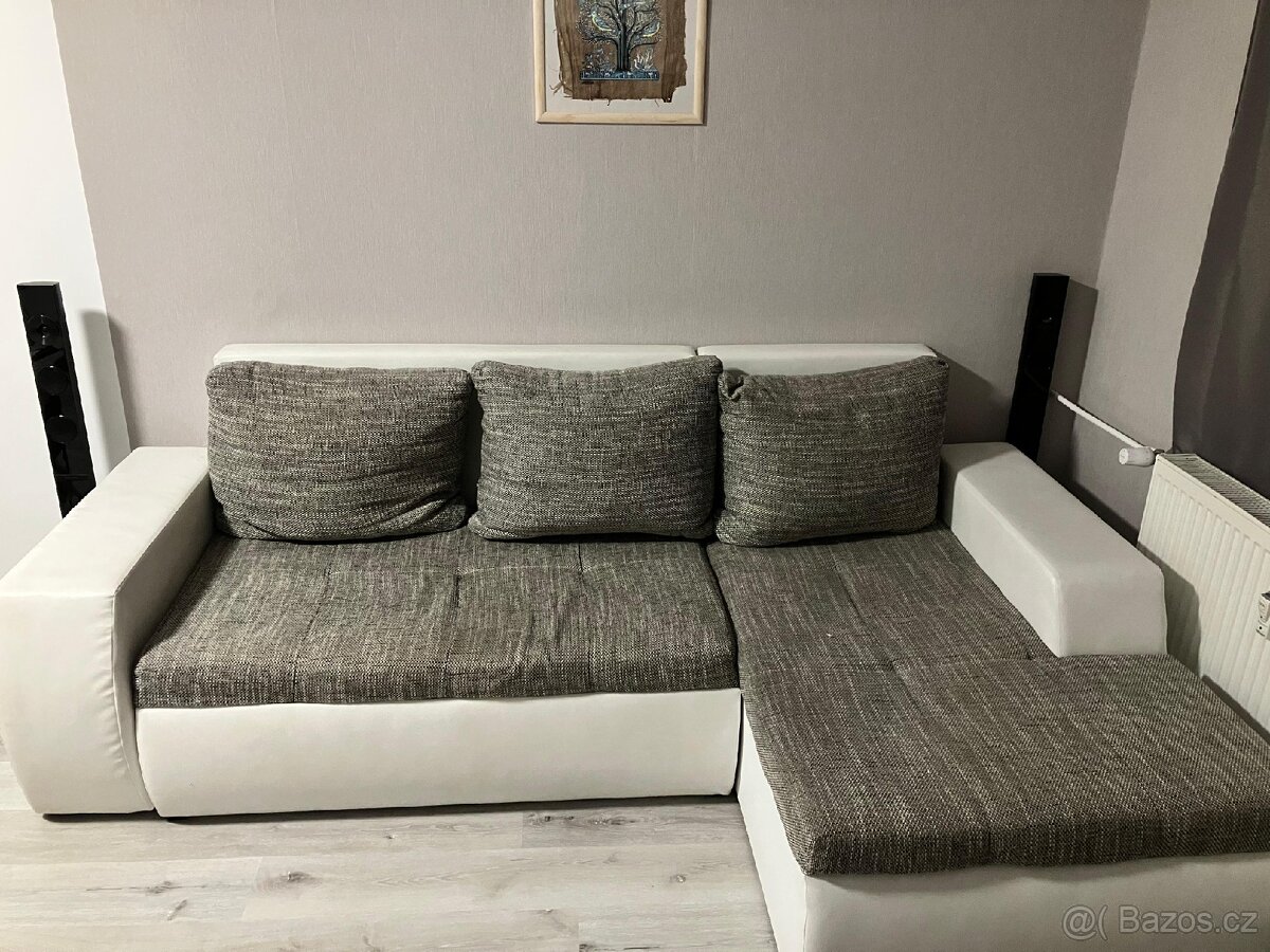 Rozkládací gauč s úložným prostorem
