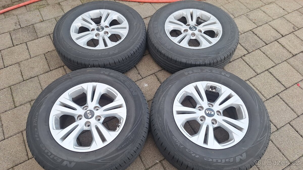 Alu kola Kia 16" 5x114,3 letní pneu 225/70 R16 6-7mm