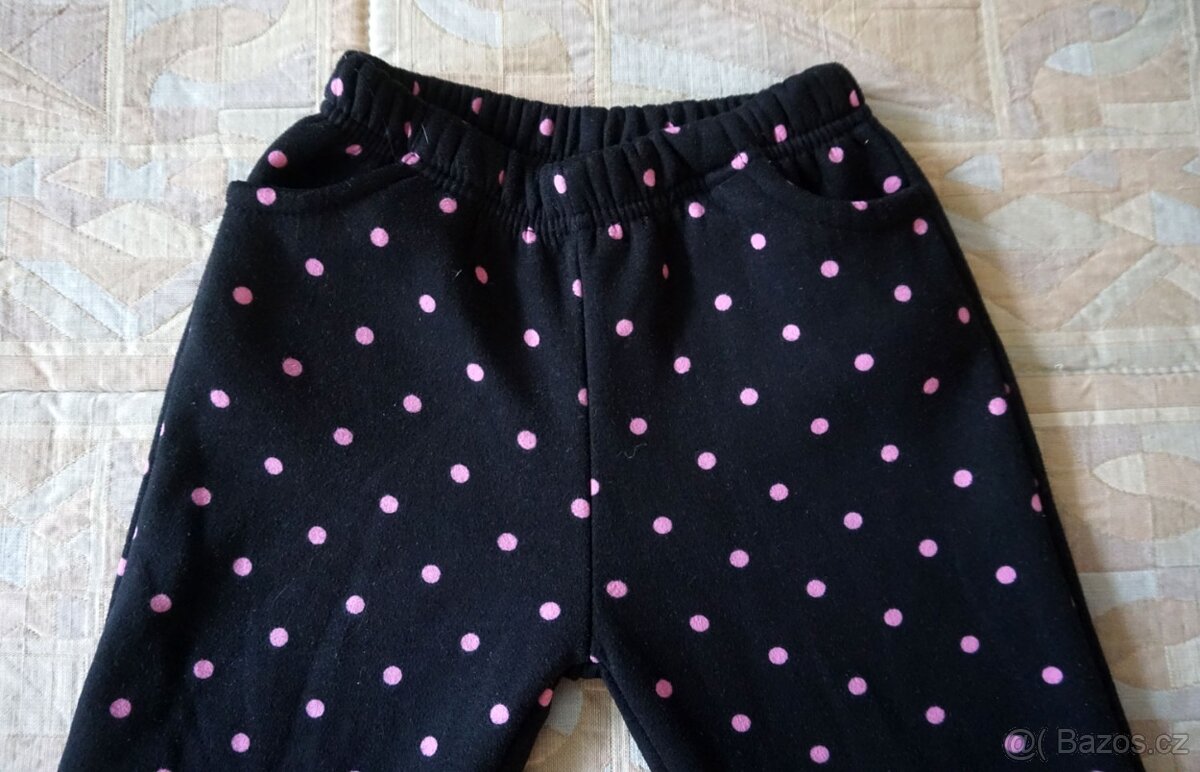 Dívčí zateplené legíny s puntíky vel.116/122 zn.WD