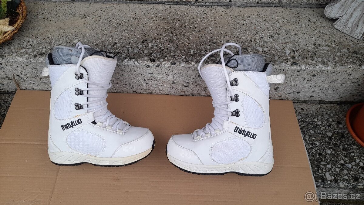 Snowboardové boty Thirtytwo 24 cm