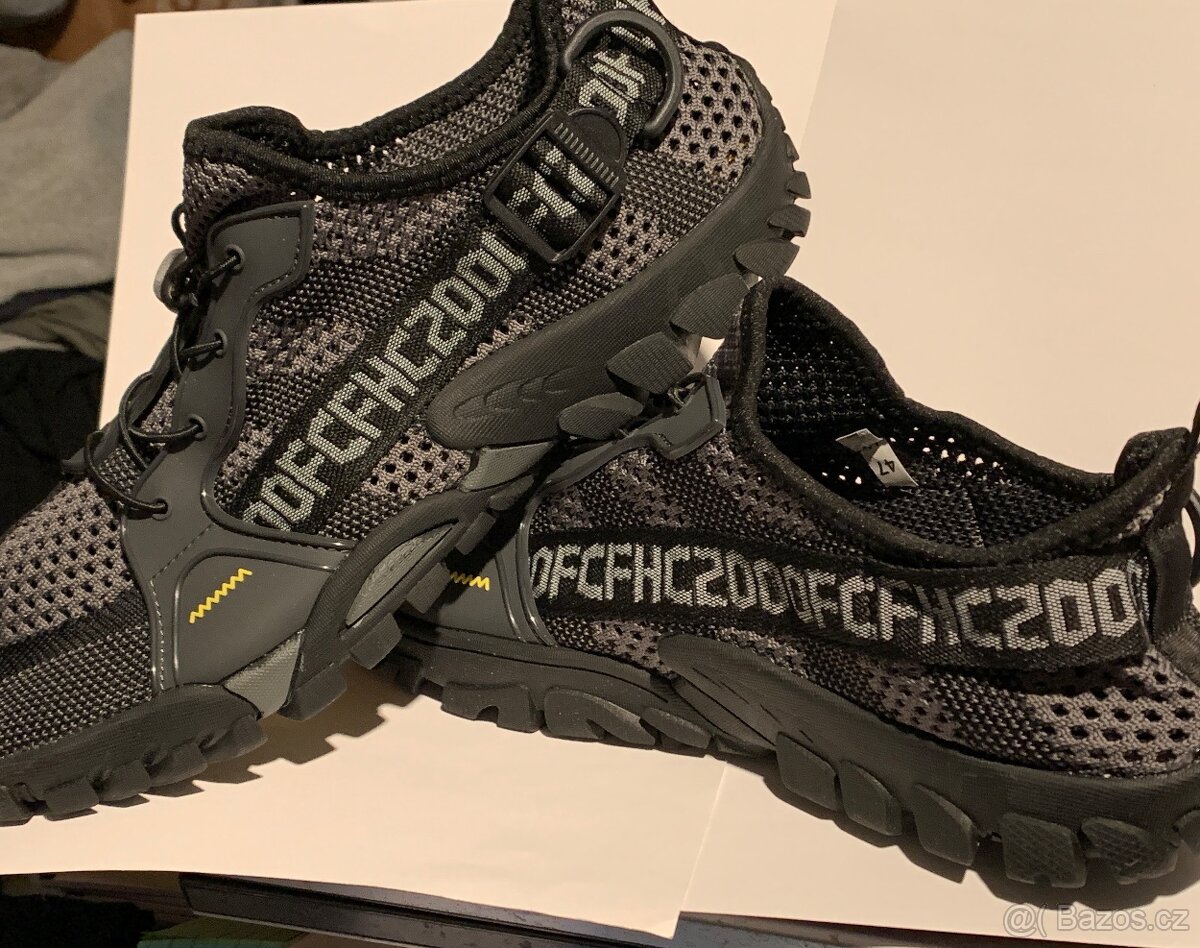 Trekové kvalitní ,..vel.47