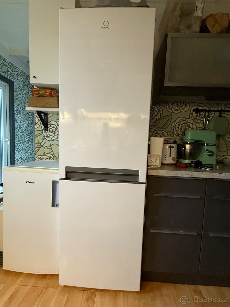Kombinovaná lednice s mrazákem